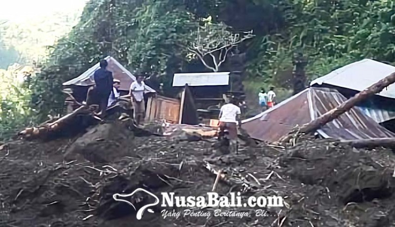www.nusabali.com-pura-manik-mas-di-desa-paksebali-hancur-diterjang-banjir