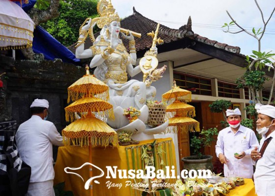 Nusabali.com - sman-1-amlapura-mlaspas-patung-saraswati-dan-ganesha