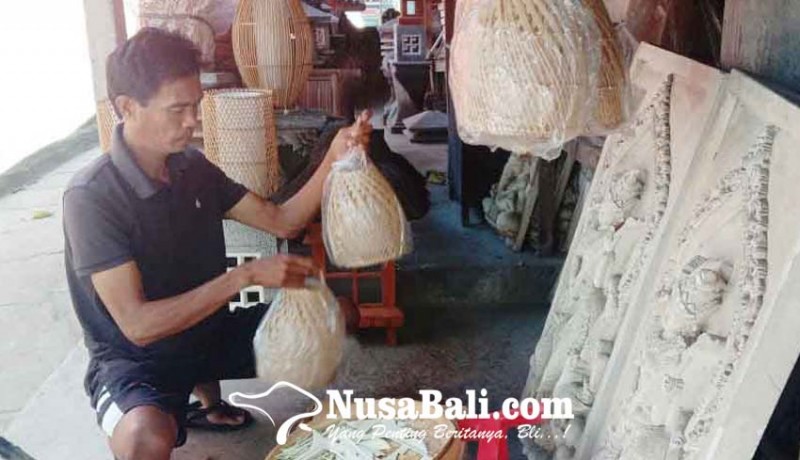 www.nusabali.com-bisnis-kerajinan-di-jalur-kapal-mengwi-lesu
