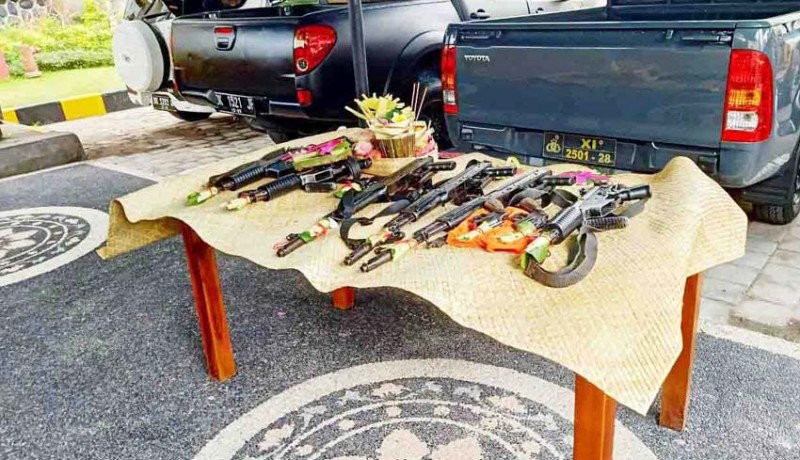 www.nusabali.com-senjata-dan-kendaraan-polresta-denpasar-diupacarai