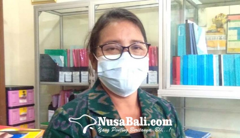 www.nusabali.com-imunisasi-di-sdn-3-sesetan-112-siswa-disuntik-vaksin-campak-rubella