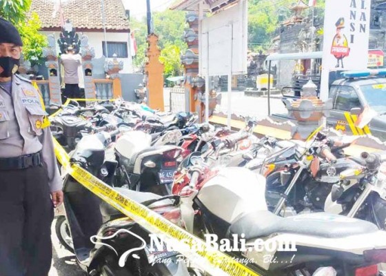 Nusabali.com - polsek-padangbai-amankan-46-sepeda-motor-ilegal