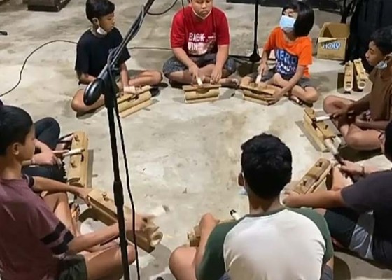 Nusabali.com - reklik-instrumen-musik-baru-karya-i-gusti-ngurah-hari-mahardika