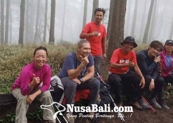 Nusabali.com - pemandu-mulai-layani-pendaki-gunung-agung