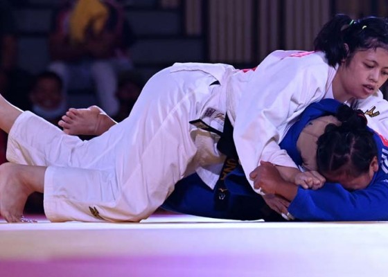 Nusabali.com - bali-tambah-dua-emas-dari-cabor-judo-pon-xx-papua