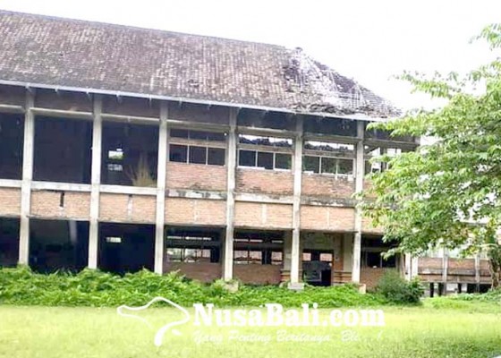 Nusabali.com - dinas-pupr-perkim-bangli-segera-renovasi-gedung-mangkrak