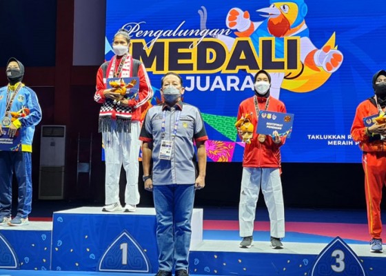 Nusabali.com - ni-kadek-heni-prikasih-persembahkan-medali-emas-taekwondo-untuk-bali