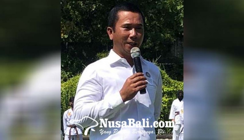 www.nusabali.com-pengurus-gerindra-bali-dan-denpasar-mejaya-jaya-di-pura-besakih