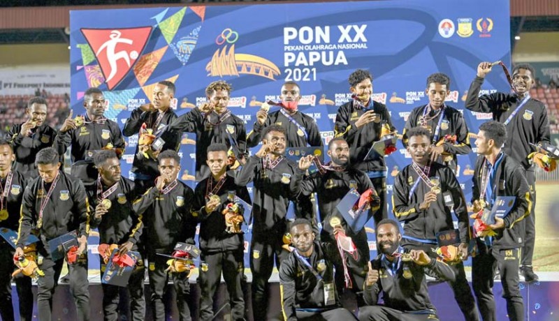www.nusabali.com-papua-raih-medali-emas-sepakbola-putra-pon-xx