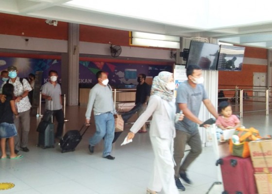 Nusabali.com - pengguna-jasa-penerbangan-bandara-ngurah-rai-keluhkan-aturan-pcr