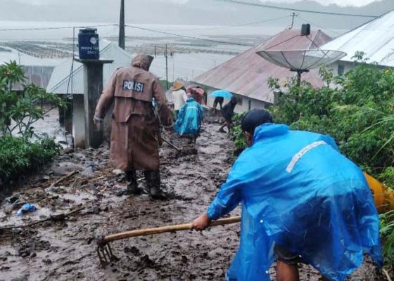 Nusabali.com - 7-rumah-di-banjar-cemara-landung-terendam-lumpur