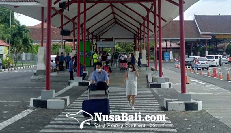 www.nusabali.com-efek-wajib-pcr-di-bandara-ngurah-rai-penumpang-turun-9