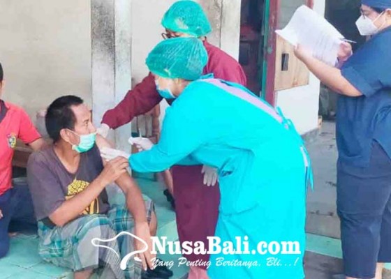 Nusabali.com - pemkot-sisir-warga-yang-tercecer-vaksinasi