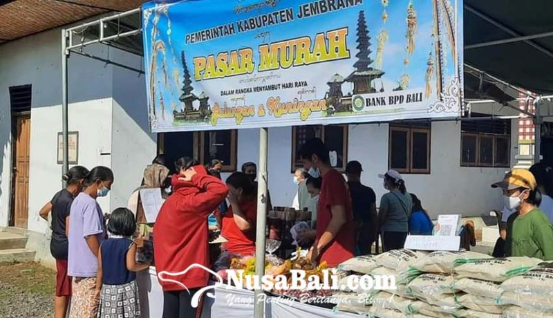 www.nusabali.com-jelang-galungan-warga-serbu-pasar-murah