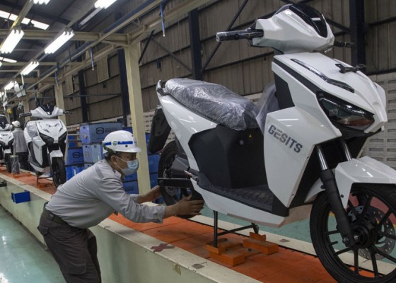Nusabali.com - penjualan-sepeda-motor-2021-diprediksi-46-juta-unit-2022-ditarget-54-juta-unit