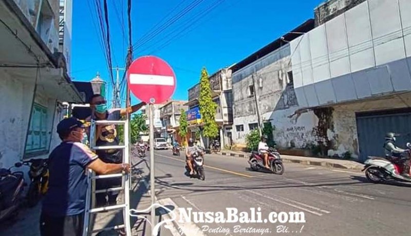 www.nusabali.com-dishub-buleleng-dapat-bantuan-126-unit-rambu-lalu-lintas