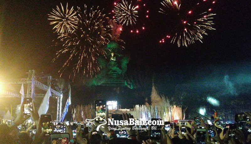 www.nusabali.com-tanpa-kembang-api-perayaan-tahun-baru-2022-di-bali-dibatasi-50-persen-kapasitas
