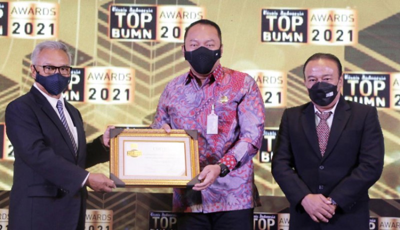 www.nusabali.com-rivan-purwantono-dinobatkan-sebagai-top-ceo-bumn-awards-2021