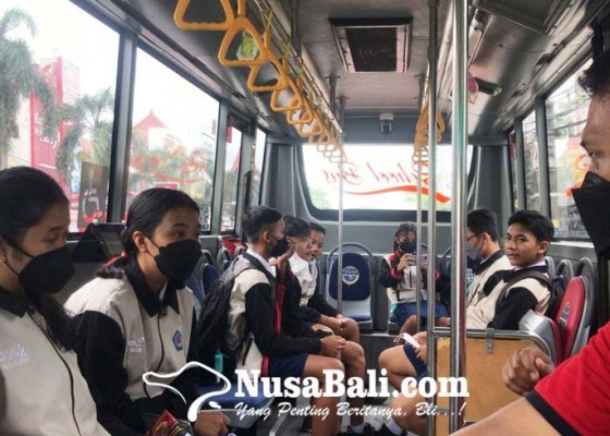 Nusabali.com - bus-sekolah-denpasar-sudah-beroperasi