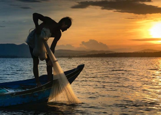 Nusabali.com - kelompok-nelayan-segara-wangi-dapat-hibah-sarpras-penangkapan-ikan