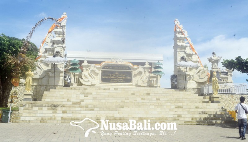 www.nusabali.com-pikat-wisatawan-objek-pantai-melasti-ditambah-panggung-tari-kecak
