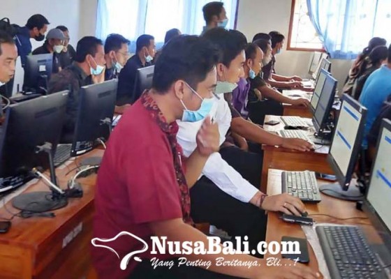 Nusabali.com - sejumlah-peserta-gelagapan-hadapi-komputer