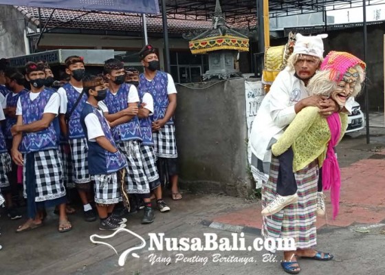 Nusabali.com - seni-unik-menyisakan-hanya-1-penari