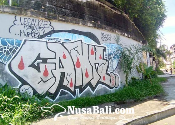 Nusabali.com - aksi-vandalisme-rusak-mural-taman-kumbasari