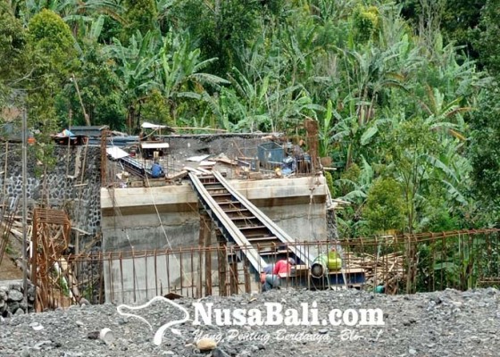 Nusabali.com - dua-proyek-jembatan-molor