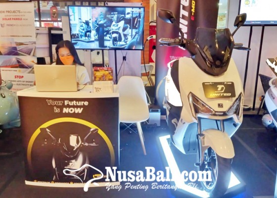 Nusabali.com - punya-fitur-menarik-sepeda-motor-listrik-united-t1800-hanya-perlu-dp-rp-1-juta