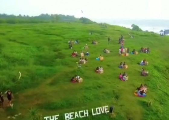 Nusabali.com - investor-membangun-warung-the-beach-love-di-pantai-cinta-ditutup