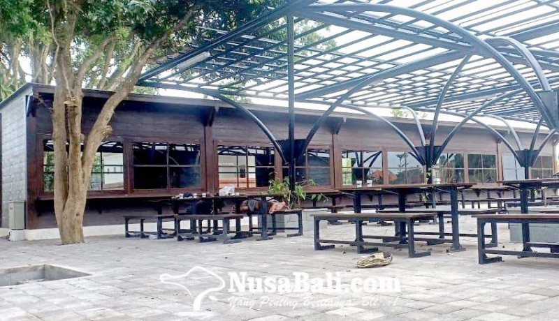 www.nusabali.com-food-court-di-alun-alun-kota-bangli-jadi-rebutan