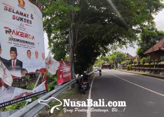 Nusabali.com - baliho-dpc-gerindra-di-klungkung-dirobek