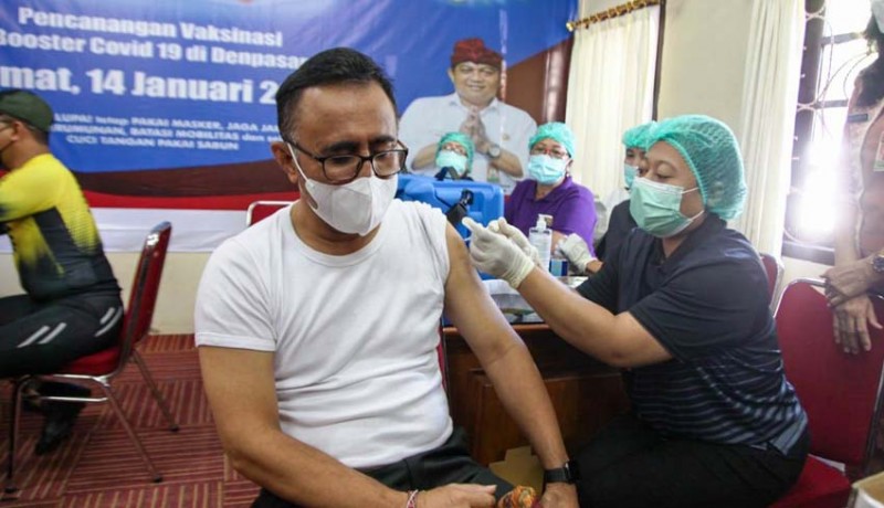 www.nusabali.com-walikota-jaya-negara-resmi-canangkan-vaksinasi-booster-di-kota-denpasar