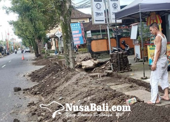 Nusabali.com - antisipasi-banjir-endapan-drainase-dikeruk