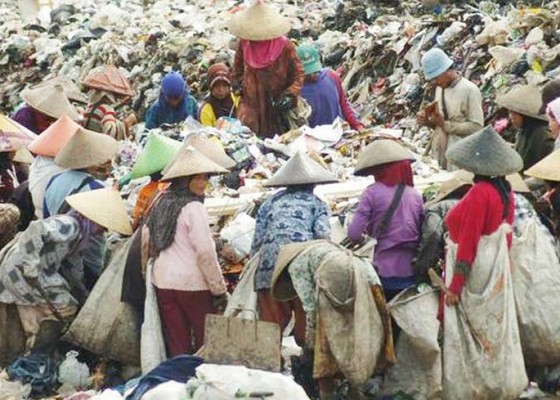 Nusabali.com - jumlah-penduduk-miskin-ri-capai-265-juta-jiwa