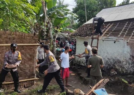 Nusabali.com - banjir-di-pebuahan-5-rumah-warga-rusak