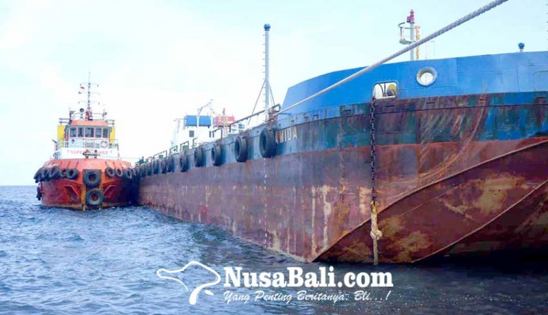 www.nusabali.com-kehabisan-bbm-tug-boat-fortuna-kandas-di-bulakan