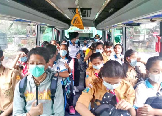 Nusabali.com - dishub-asuransikan-penumpang-bus-sekolah