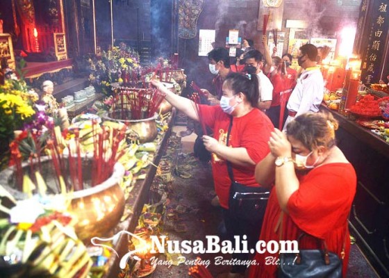 Nusabali.com - perayaan-imlek-di-vihara-dharmayana-kuta-terapkan-prokes-ketat