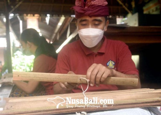 Nusabali.com - 791-cakep-lontar-milik-masyarakat-denpasar-dikonservasi-sejak-2016