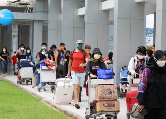Nusabali.com - bandara-ngurah-rai-catat-kenaikan-penumpang-182-persen