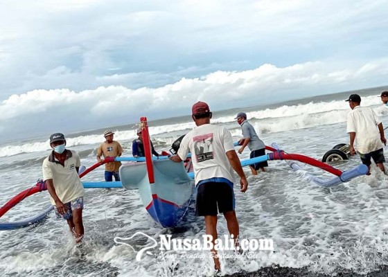 Nusabali.com - tabanan-dapatkan-asuransi-200-nelayan