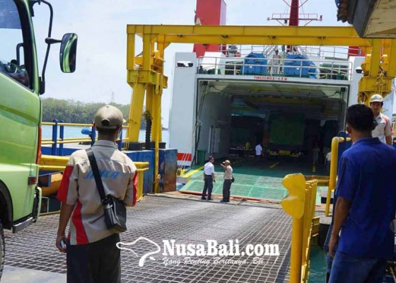 Nusabali.com - 24-kapal-layani-penyeberangan-padangbai-lembar
