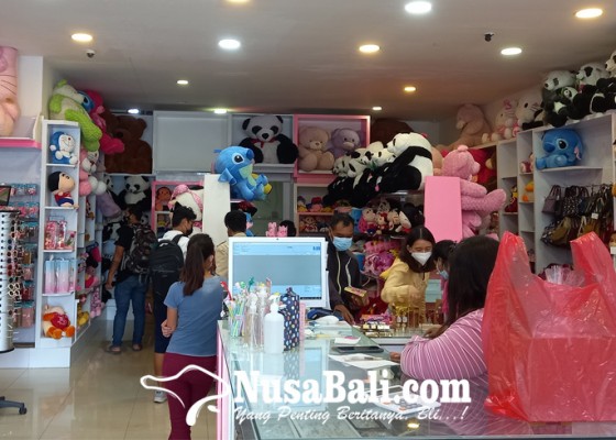Nusabali.com - momen-valentine-penjualan-boneka-naik-200-persen-tapi-tak-sebaik-tahun-lalu