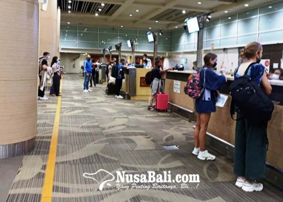 Nusabali.com - singapore-airlines-kembali-angkut-146-penumpang-ke-bali