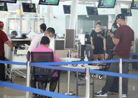 Nusabali.com - penumpang-bandara-ngurah-rai-naik-148-persen