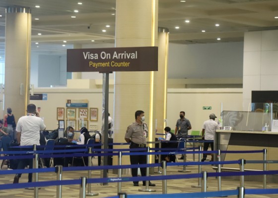 Nusabali.com - voa-diterapkan-imigrasi-bandara-ngurah-rai-siapkan-16-counter
