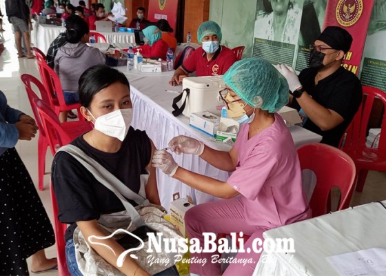Nusabali.com - 1000-orang-ikuti-vaksinasi-booster-di-dharma-negara-alaya