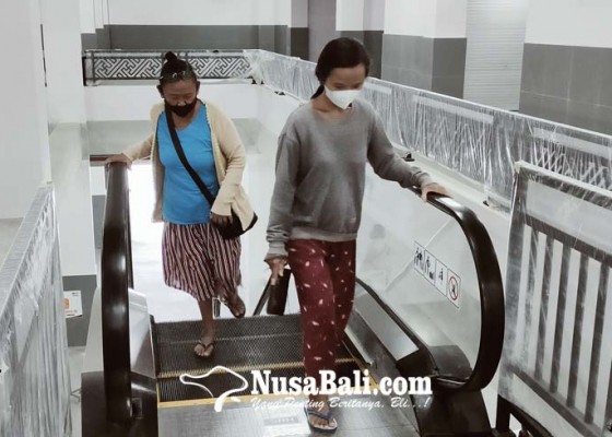 Nusabali.com - perumda-atur-pengoperasian-eskalator